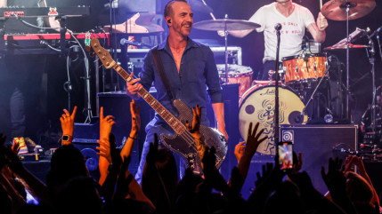 Calogero est de retour avec un single, un album et une tournée !