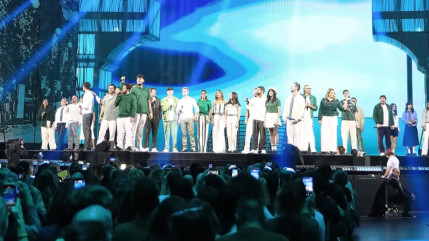 "Ce sont des artistes formidables" : Helena et Marine brillent aux Enfoir&eacute;s 2026 !