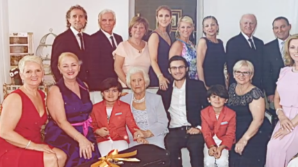 Céline Dion a 55 ans : De (très) rares clichés en famille avec René Angelil dévoilés Céline Dion a 55 ans : De (très) rares clichés en famille avec René Angelil dévoilés
