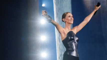 C&eacute;line Dion accus&eacute;e de chanter en playback &agrave; Paris : son entourage sort du silence !