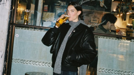 Charlotte Cardin tease son troisi&egrave;me album avec le succ&egrave;s de "Tant pis pour elle"