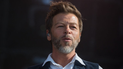 Christophe Ma&eacute; annonce son nouvel album "C'est dr&ocirc;le la vie"