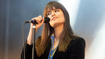 Clara Luciani : adorable photo pour les un mois de son fils