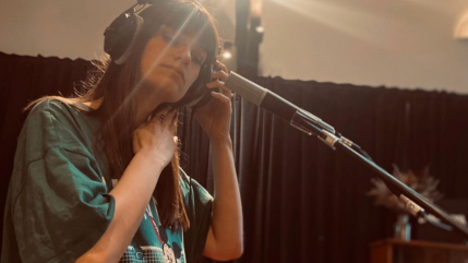 Clara Luciani annonce sa grossesse