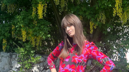 Clara Luciani enceinte : elle dévoile son ventre arrondi