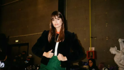 Clara Luciani : Le cadeau de Françoise Hardy "qu'elle a encadré" Clara Luciani : Le cadeau de Françoise Hardy "qu'elle a encadré"