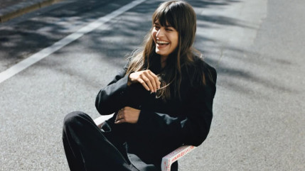 Clara Luciani raconte ce moment horriblement drôle qu'elle a vécu dans un taxi : "il lâche un gros soupir et..." Clara Luciani raconte ce moment horriblement drôle qu'elle a vécu dans un taxi : "il lâche un gros soupir et..."