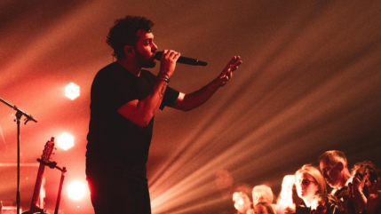 Claudio Capéo : il se moque de son parcours lors de sa participation à The Voice Claudio Capéo : il se moque de son parcours lors de sa participation à The Voice