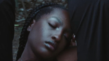 Ebony donne un avant-go&ucirc;t de son nouvel album avec deux morceaux en un clip !