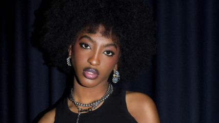 Ebony reprend un tube d'une superstar américaine et c'est magnifique ! Ebony reprend un tube d'une superstar américaine et c'est magnifique !