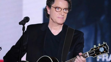 Francis Cabrel : un guitariste international rejoint son &eacute;cole de musique