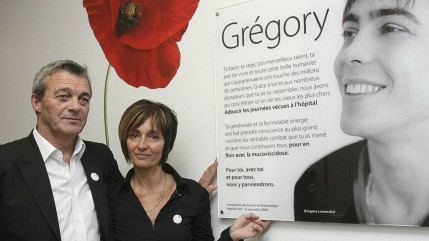 Grégory Lemarchal : 16 ans après sa perte, sa maman se confie Grégory Lemarchal : 16 ans après sa perte, sa maman se confie