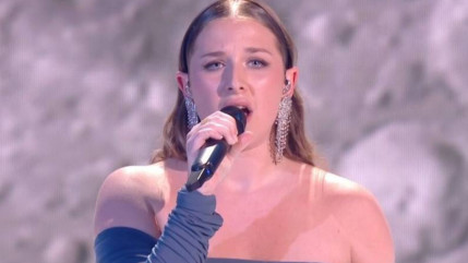 Héléna : cette incroyable annonce à propos de sa tournée Héléna : cette incroyable annonce à propos de sa tournée