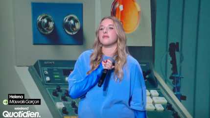 Héléna charme tout le public de l'émission Quotidien, et notamment un célèbre animateur français, complètement fan d'elle !