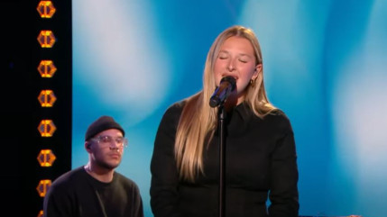 Héléna livre une sublime performance en live sur une reprise de Coldplay Héléna livre une sublime performance en live sur une reprise de Coldplay