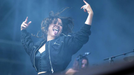 Izïa Higelin : "Je n'incite ni à la violence ni à la haine."