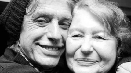 Jean-Louis Aubert au bord des larmes en évoquant le décès de sa maman : "elle était très gaie"