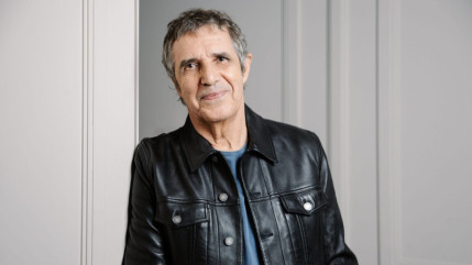 Julien Clerc brise le silence sur ses ann&eacute;es d'addiction : "Je ne pouvais plus chanter sans coca*ne"