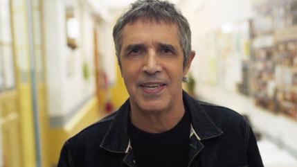 Julien Clerc se confie sur son rôle de grand-père et sa famille nombreuse Julien Clerc se confie sur son rôle de grand-père et sa famille nombreuse