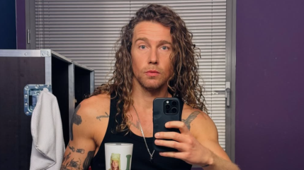 Julien Doré fait une grande annonce pour la suite de sa tournée de façon absolument hilarante !