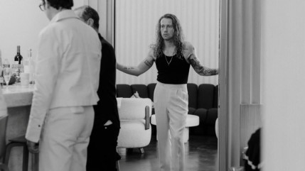 Julien Dor&eacute; ouvre les coulisses de sa tourn&eacute;e et s&rsquo;adresse &agrave; son public !