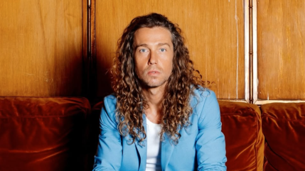 Julien Doré : un invité tout particulier pourrait bien le rejoindre sur scène lors de sa tournée !