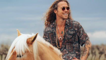 Julien Doré à la plage avec son fils : Il lui ressemble comme deux gouttes d'eau ! Julien Doré à la plage avec son fils : Il lui ressemble comme deux gouttes d'eau !