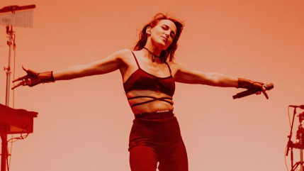 Juliette Armanet donne son avis sur "Les lacs du Connemara" de Michel Sardou et ça ne plaît pas du tout