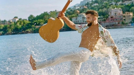 Kendji Girac se livre sur sa vie en décalage avec la société : il ne savait pas ce qu'était un Premier Ministre Kendji Girac se livre sur sa vie en décalage avec la société : il ne savait pas ce qu'était un Premier Ministre