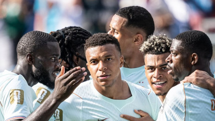 L'&Eacute;quipe de France se pr&eacute;pare pour un match historique face &agrave; l'Espagne pour une place en finale !