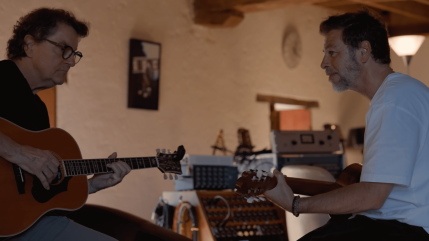 Le bouleversant duo entre Christophe Ma&eacute; et Francis Cabrel sur "La boutique des r&ecirc;ves"