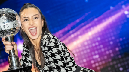 Lénie célèbre sa victoire sur Danse avec les Stars : "C'est une revanche sur la Star Academy" Lénie célèbre sa victoire sur Danse avec les Stars : "C'est une revanche sur la Star Academy"