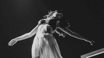 Lénie : elle enflamme le plateau de DALS, avec une prestation qui met tout le monde d’accord ! Lénie : elle enflamme le plateau de DALS, avec une prestation qui met tout le monde d’accord !