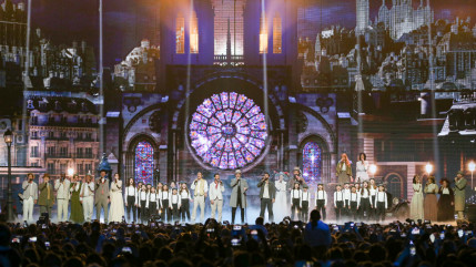 Les Enfoir&eacute;s : un deuxi&egrave;me hymne en route apr&egrave;s celui de Santa