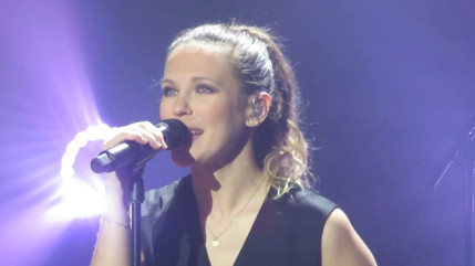 Lorie est de retour en studio