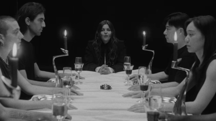 Louane d&eacute;voile le clip tr&egrave;s rock de "yeux", extrait de son futur album