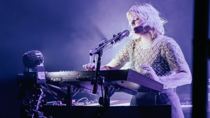 Louane : elle reprend du Jacques Brel, et c’est incroyable !