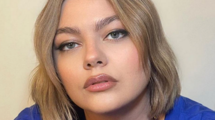 Louane se confie : "J'ai totalement la vie dont la mini moi de 8 ans rêvait"