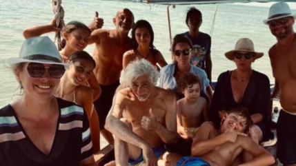 Louis Bertignac s'éclate en Thaïlande : ressemblance bluffante avec son fils Jack (6 ans)