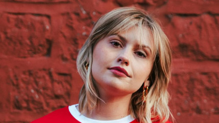 Marine croise son plus grand fan et c'est une star de la télévision !