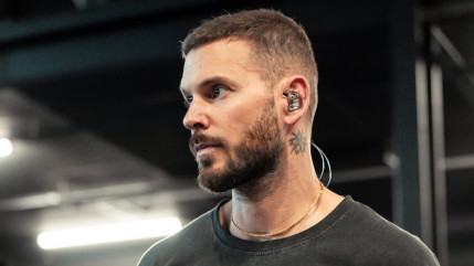 Matt Pokora bouleversé par le tournage du téléfilm "Oradour, ne m’oublie pas" Matt Pokora bouleversé par le tournage du téléfilm "Oradour, ne m’oublie pas"