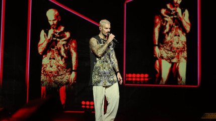 Matt Pokora met le feu à la scène, il dédie une chanson à ses fils