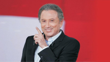 Michel Drucker : Un animateur vedette lui dit de se m&eacute;nager apr&egrave;s avoir &eacute;t&eacute; montr&eacute; diminu&eacute; &agrave; l'antenne