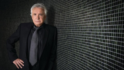 Michel Sardou &eacute;carte un retour &agrave; la chanson, mais garde des envies de th&eacute;&acirc;tre