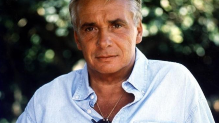 Michel Sardou "triste" : Il prend une décision inattendue avec sa femme