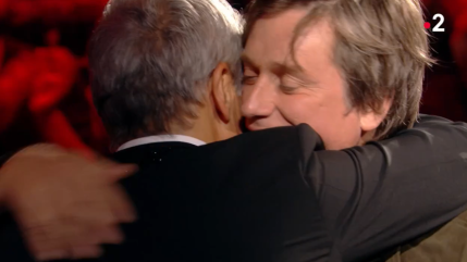 Moment fort en émotions entre Thomas Dutronc et un célèbre animateur de télé ! Moment fort en émotions entre Thomas Dutronc et un célèbre animateur de télé !