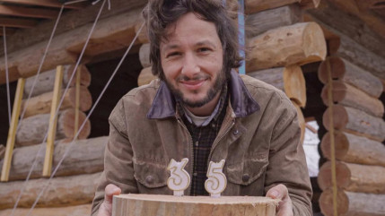 "Mon anniversaire le plus sp&eacute;cial" : Vianney souffle ses bougies en plein for&ecirc;t !