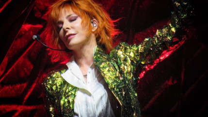 Mylène Farmer annonce la sortie d’un nouvel album
