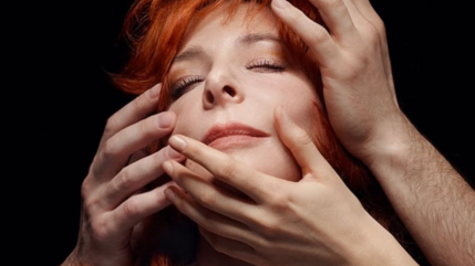 Myl&egrave;ne Farmer de retour avec un nouvel album : DJ Snake, Moby et 13 titres, mais aucune tourn&eacute;e annonc&eacute;e