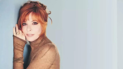 Myl&egrave;ne Farmer d&eacute;voile un aper&ccedil;u de ses nouveaux clips et inqui&egrave;te ses fans